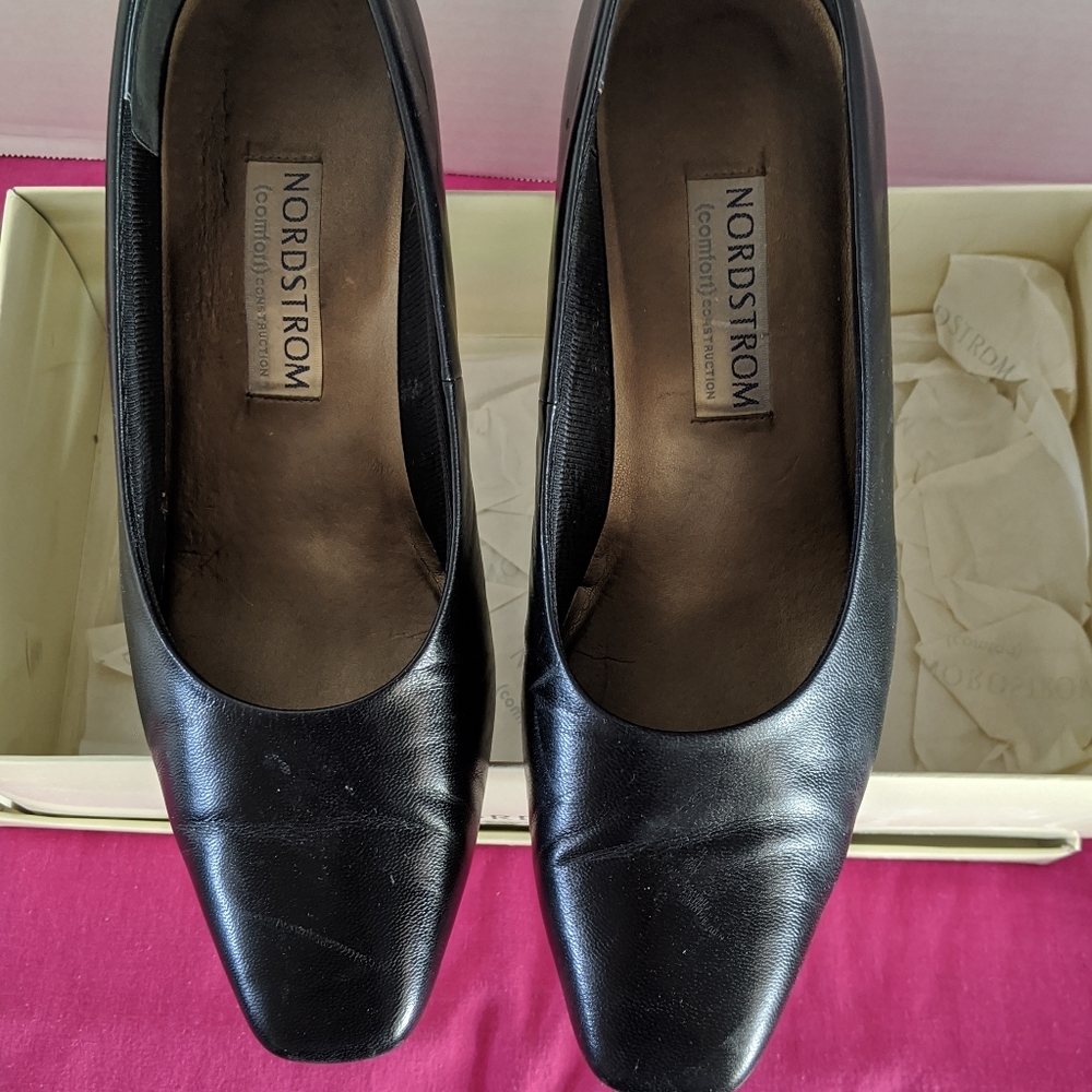 NORDSTROM's Shoes - Picture 1 of 8